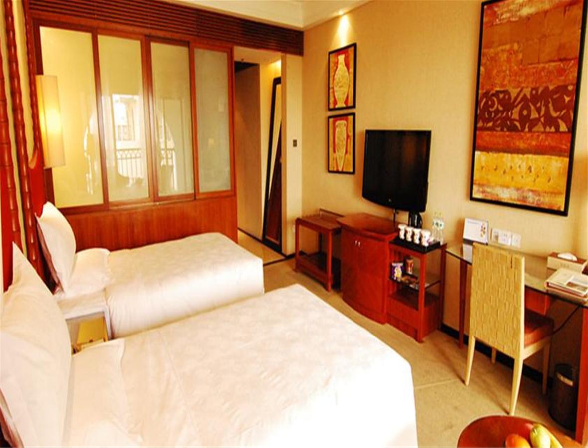 Ocean Spring Grand Metropark Hotel Джухай Екстериор снимка