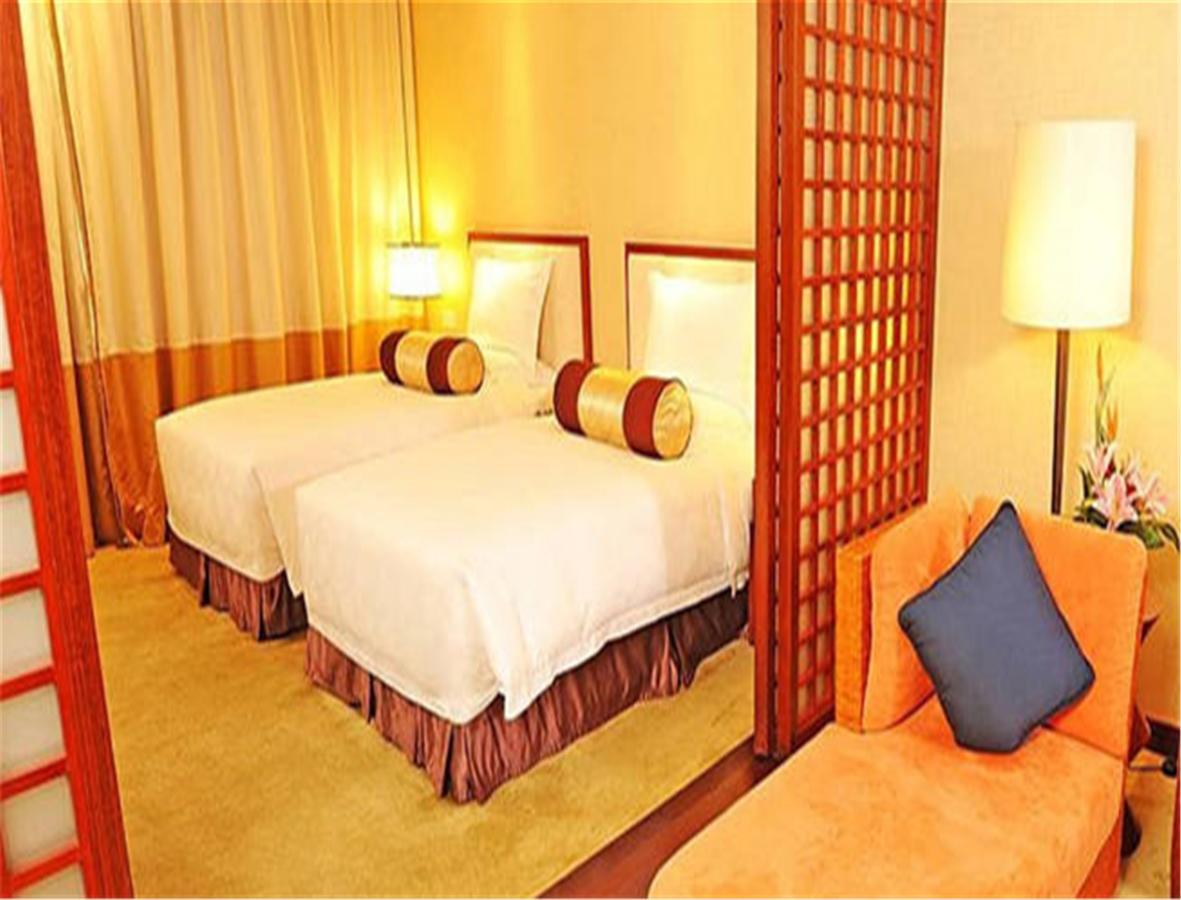 Ocean Spring Grand Metropark Hotel Джухай Екстериор снимка