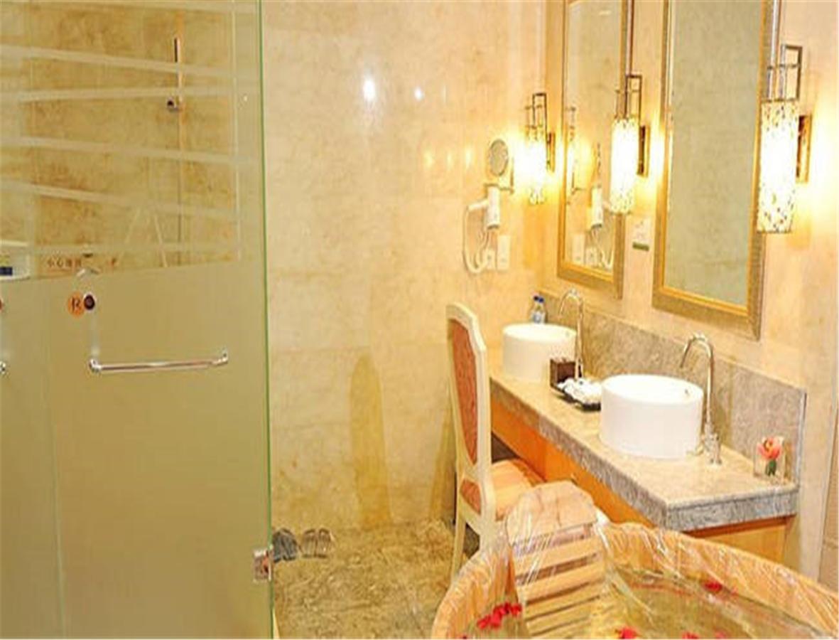Ocean Spring Grand Metropark Hotel Джухай Екстериор снимка