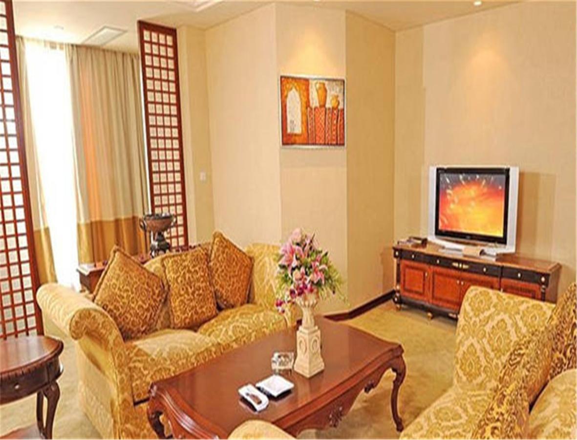 Ocean Spring Grand Metropark Hotel Джухай Екстериор снимка