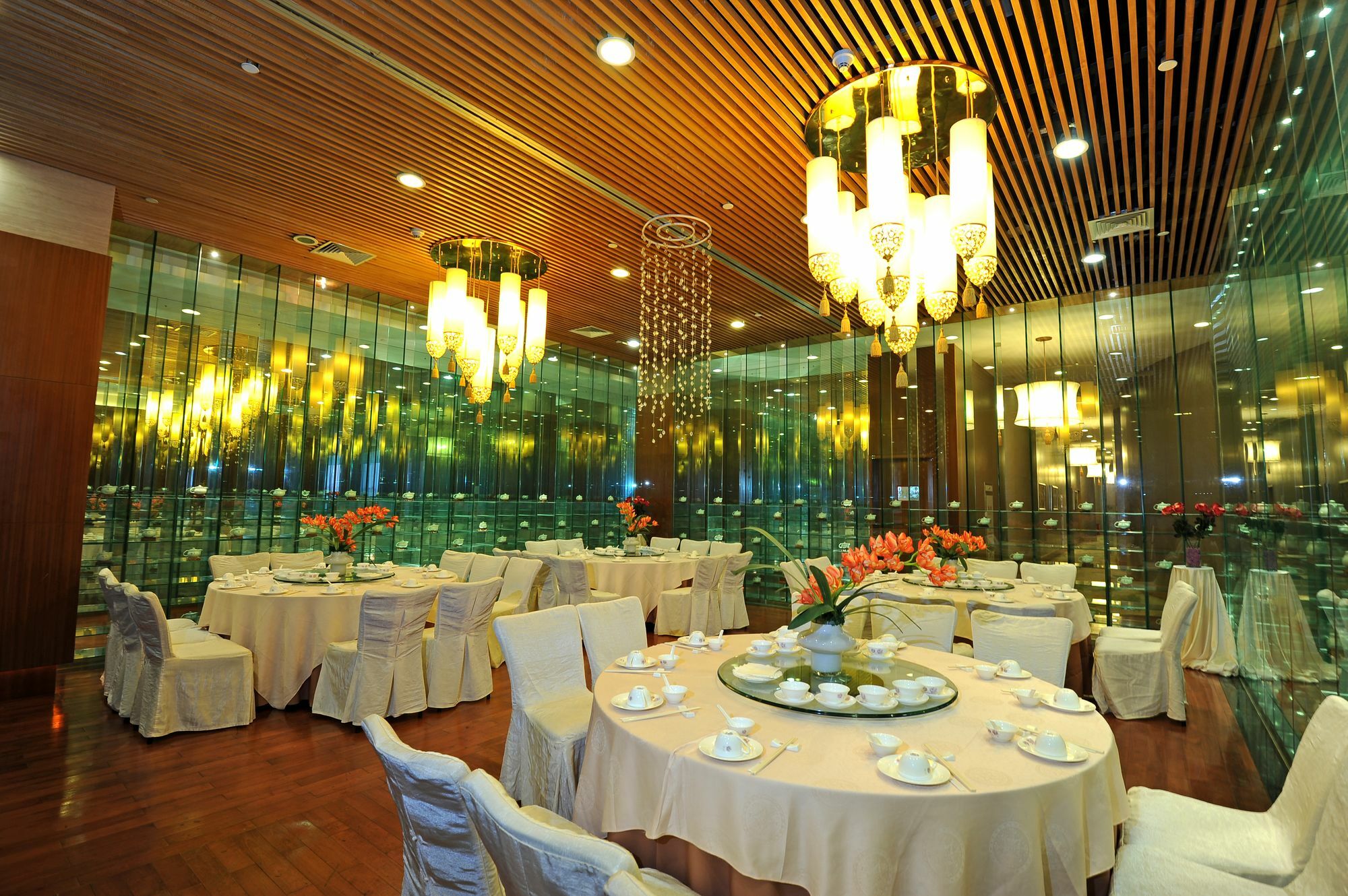 Ocean Spring Grand Metropark Hotel Джухай Екстериор снимка