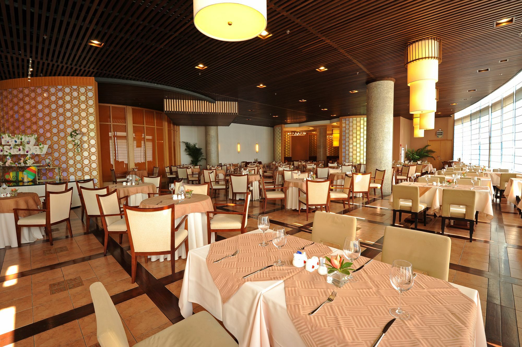 Ocean Spring Grand Metropark Hotel Джухай Екстериор снимка